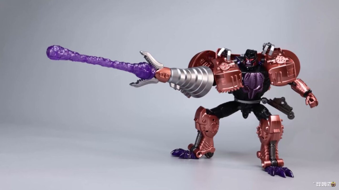 TransArt BWM-06 Tyrannosaurus (MP TransMetal Megatron) In-Hand Images